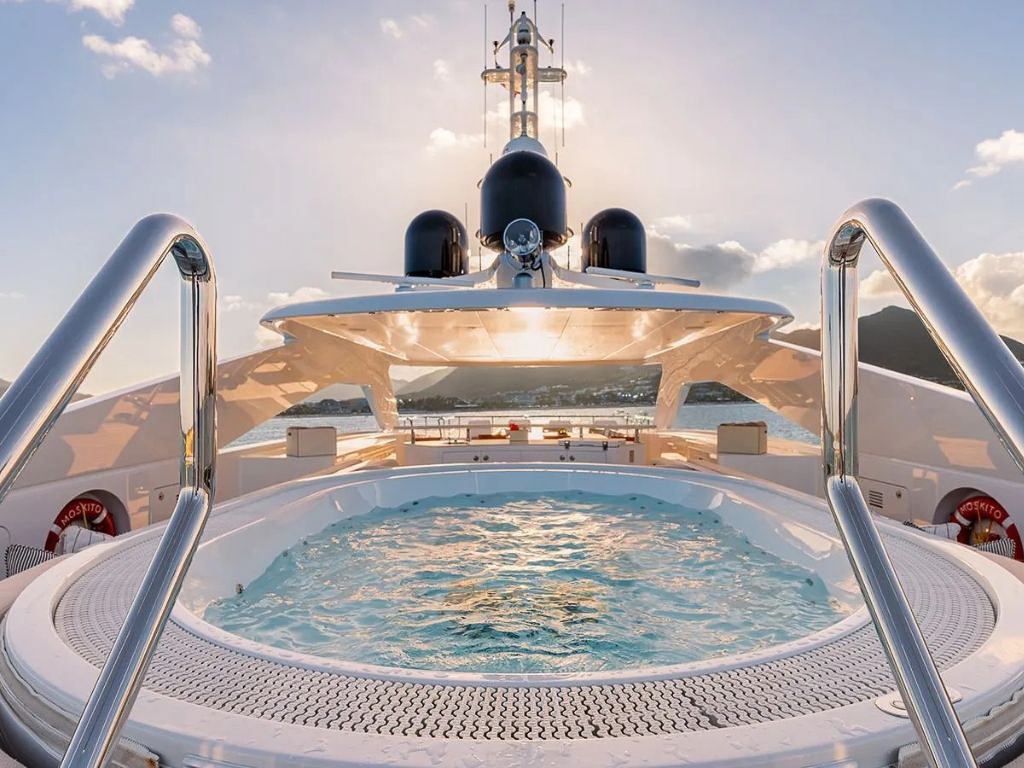 180 Heesen yacht spacious deck area