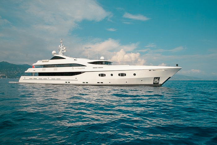 182 Turquoise yacht cruising