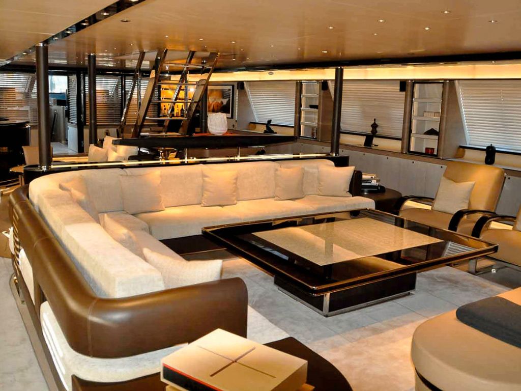 Yacht 185 Perini Navi anchored near a beautiful Caribbean beach