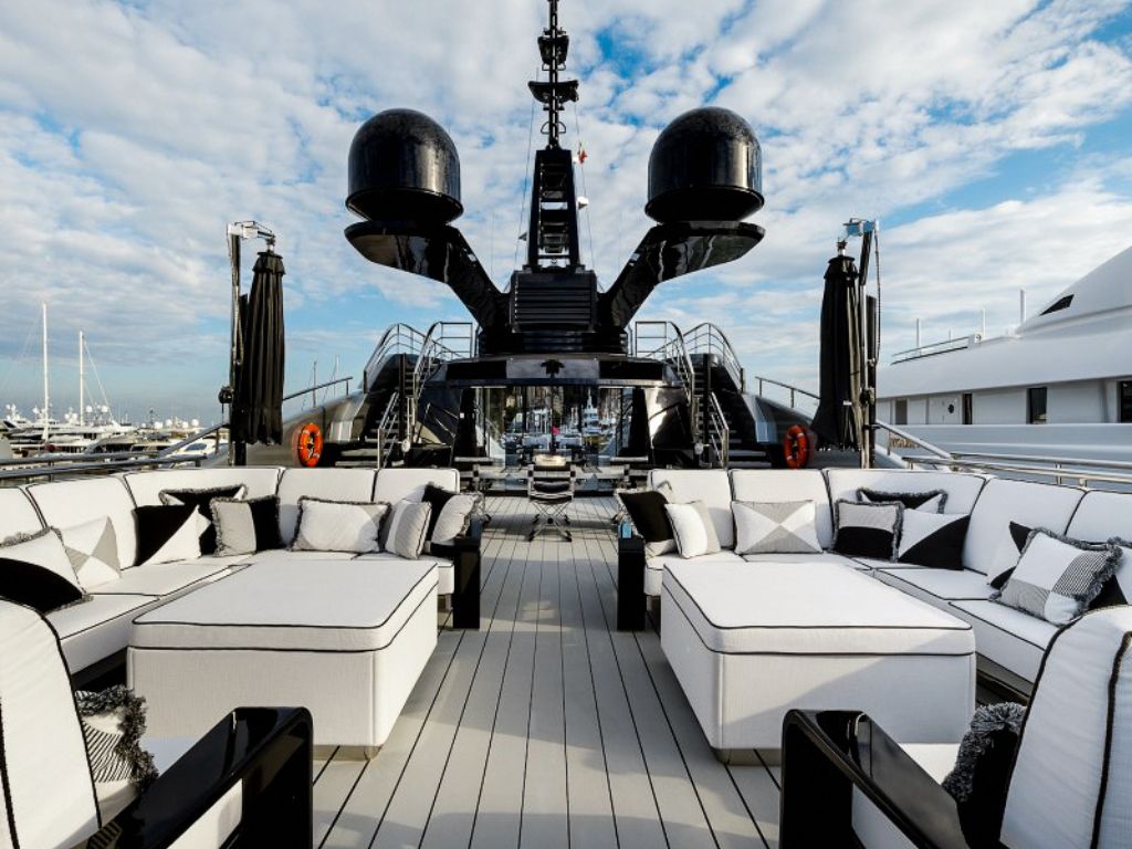 A view of the ocean from the deck of the 218 Isa yacht
