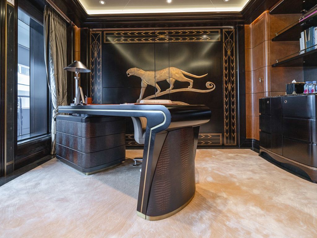 312 Lurssen II yacht's elegant dining area