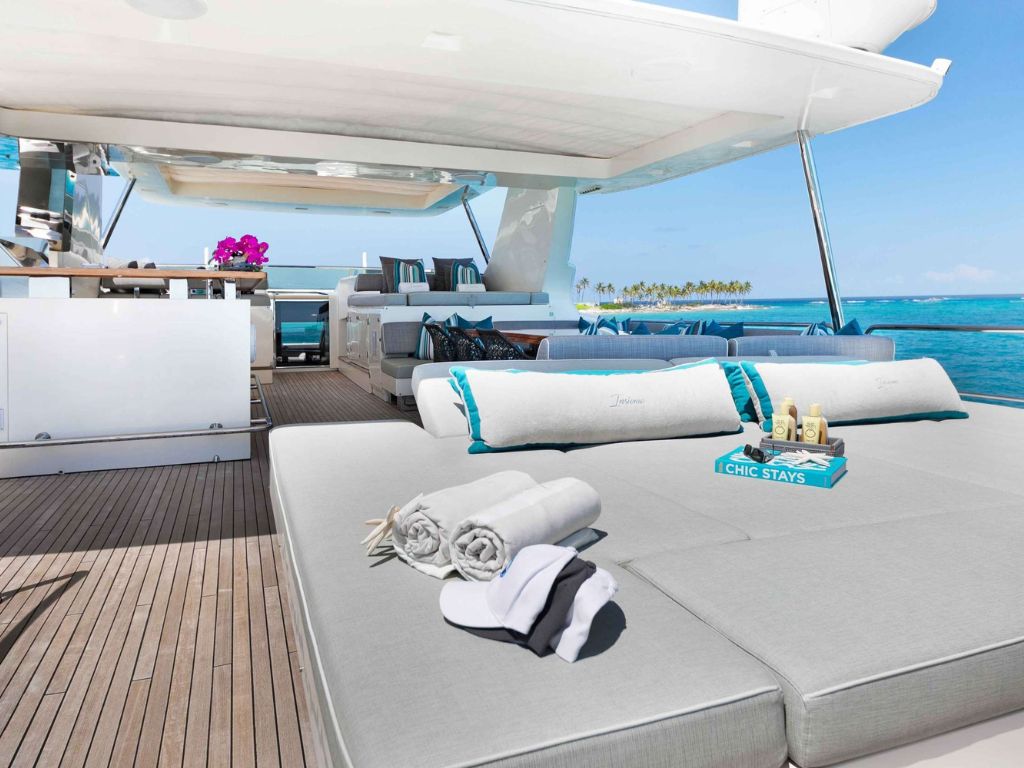 Luxury lounge area on the 105 Azimut II yacht's deck