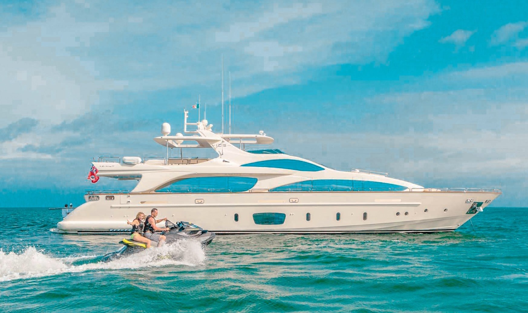 105 Azimut luxury superyacht for charter in The Bahamas