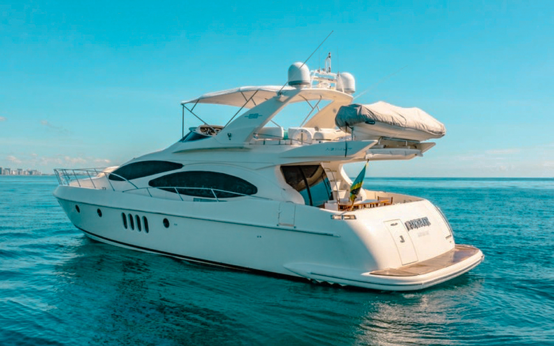 Front deck seating of 68 Azimut yacht