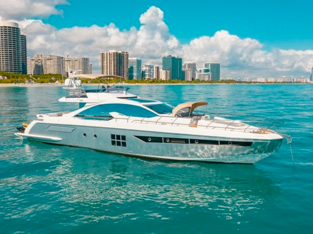 77 Azimut S yacht salon interior