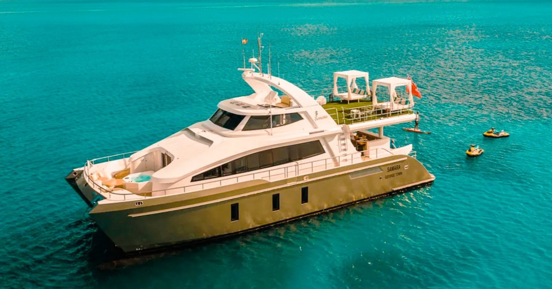 80 Pachoud luxury yacht with jacuzzi available for charter in The Bahamas
