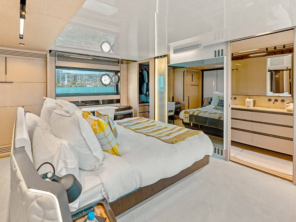 VIP cabin on the 94 Azimut yacht