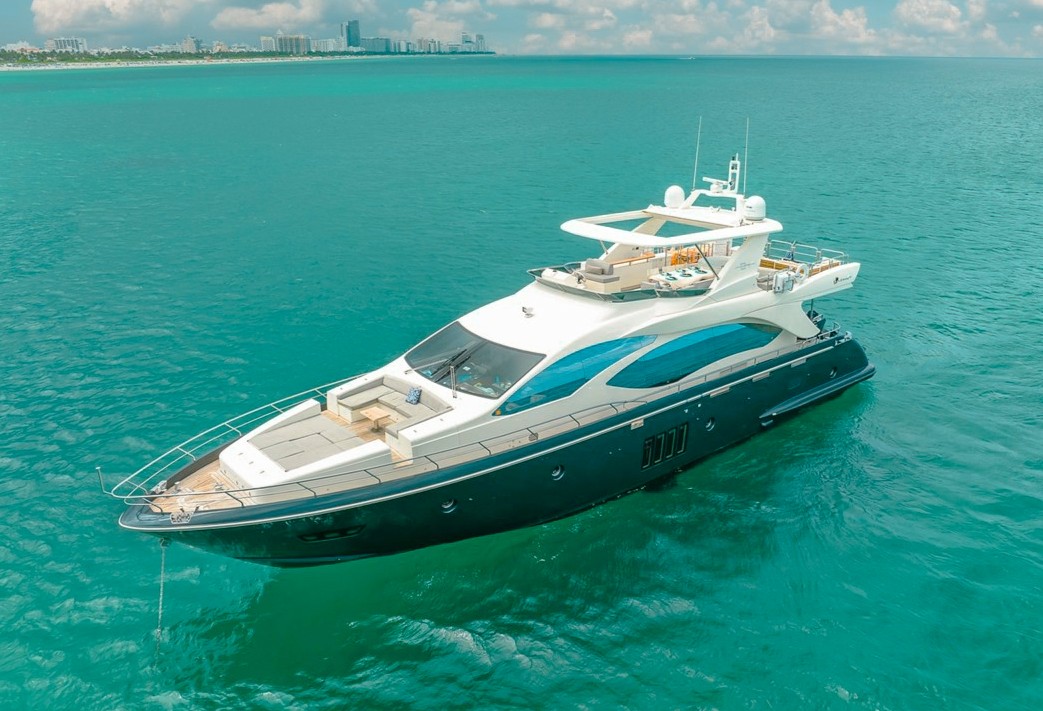 84 Azimut motor yacht available for charter in The Bahamas