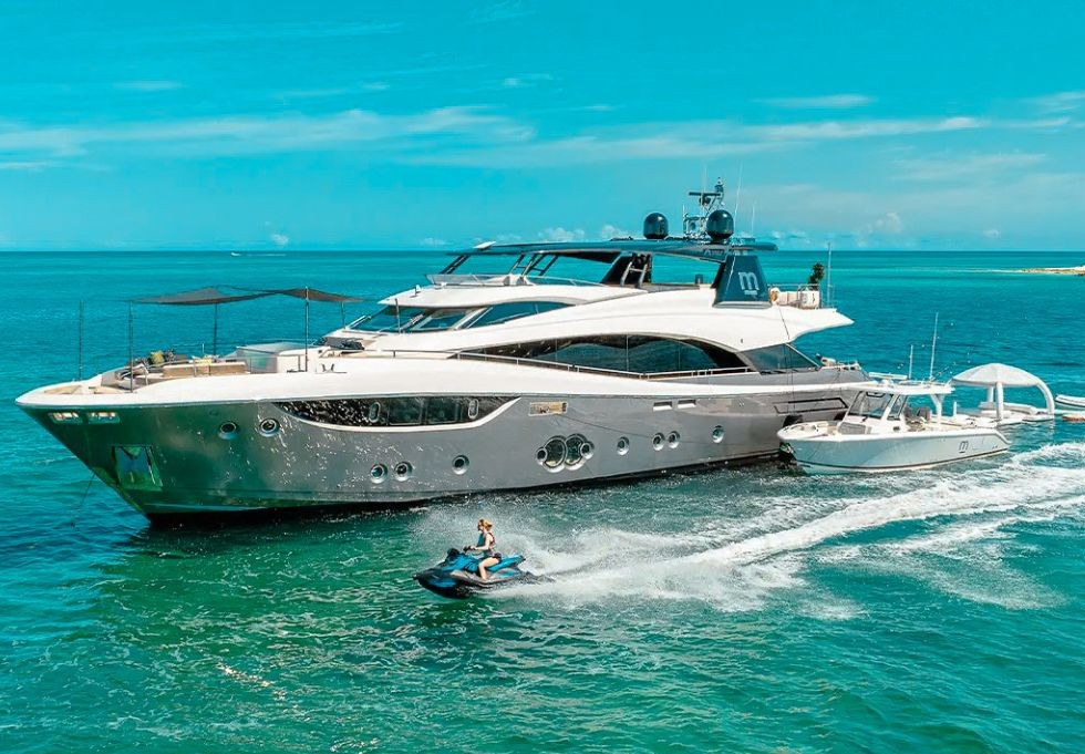 Rent a Heesen Yacht in The Bahamas — 5-Day Private Charter Rent a Heesen Yacht in The Bahamas — 5-Day Private Charter