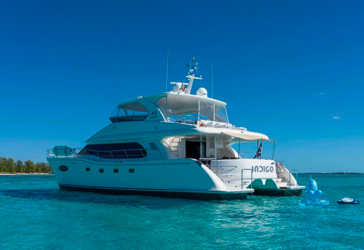 60 Horizon motor yacht available for a multi-day charter in The Bahamas