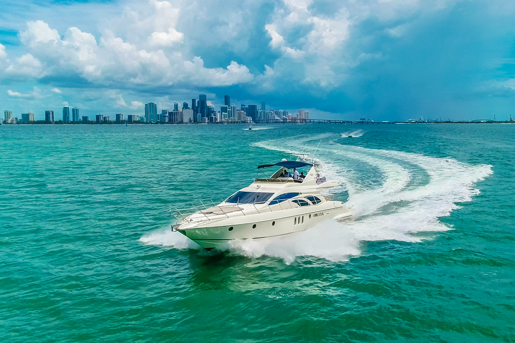 Helm station of 62 Azimut IV yacht with modern controls