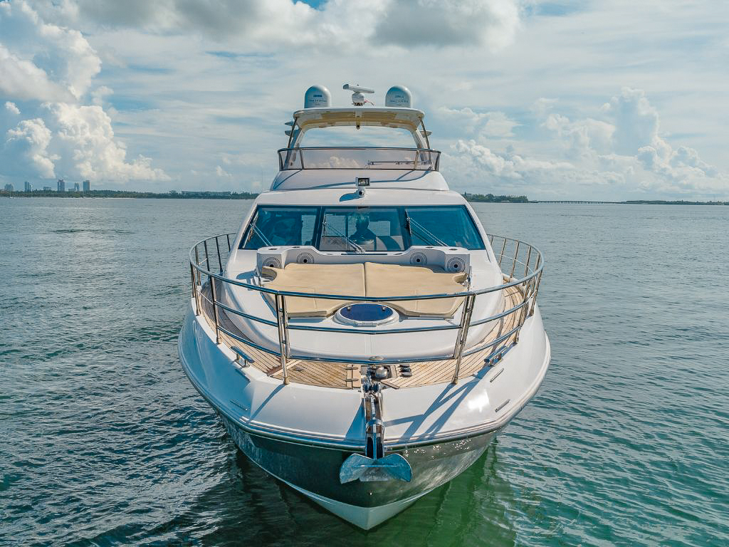 Foredeck of the 60 Azimut S II with lounge area