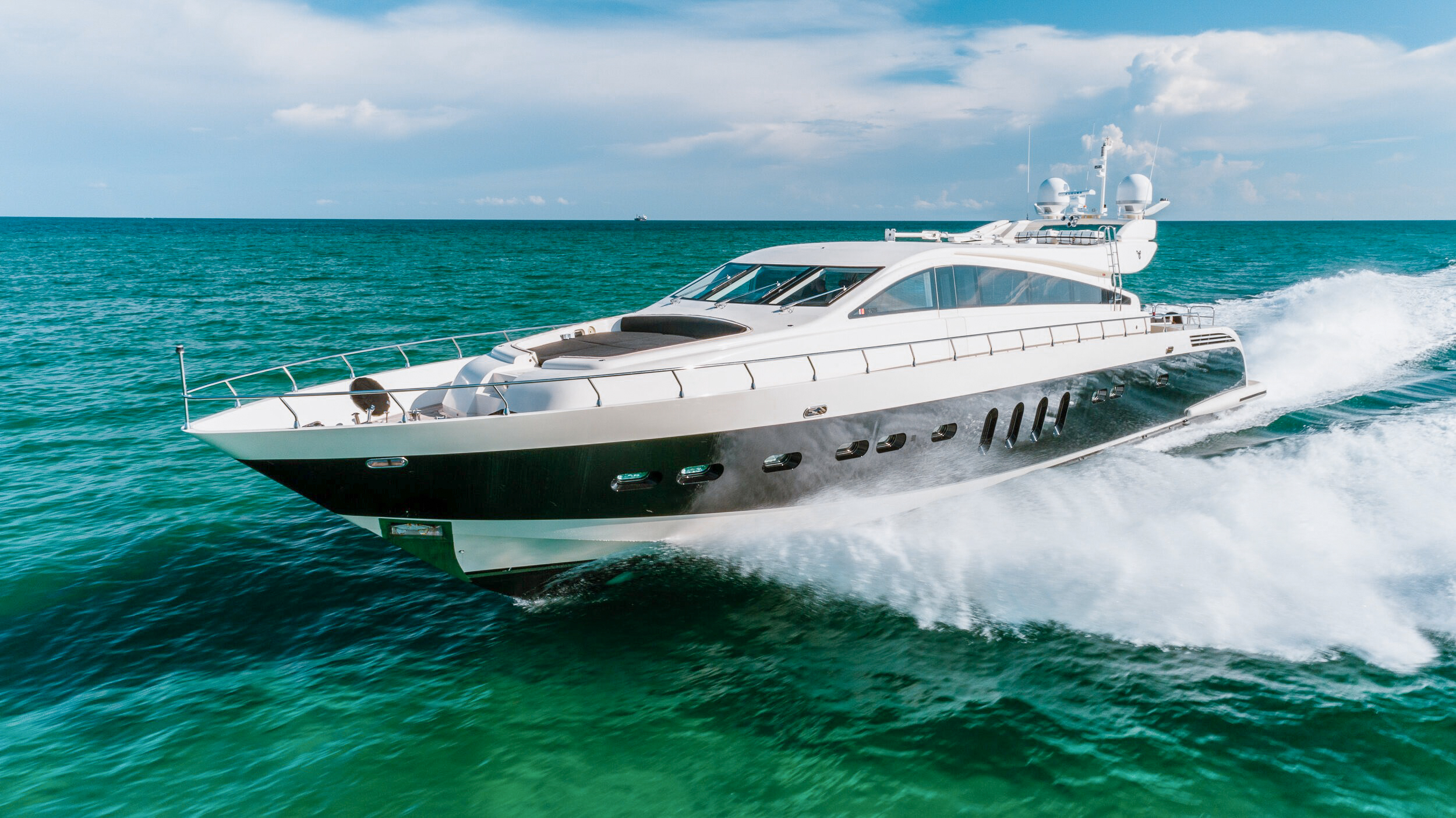 100 Leopard Italian motor yacht available for private charter in Miami