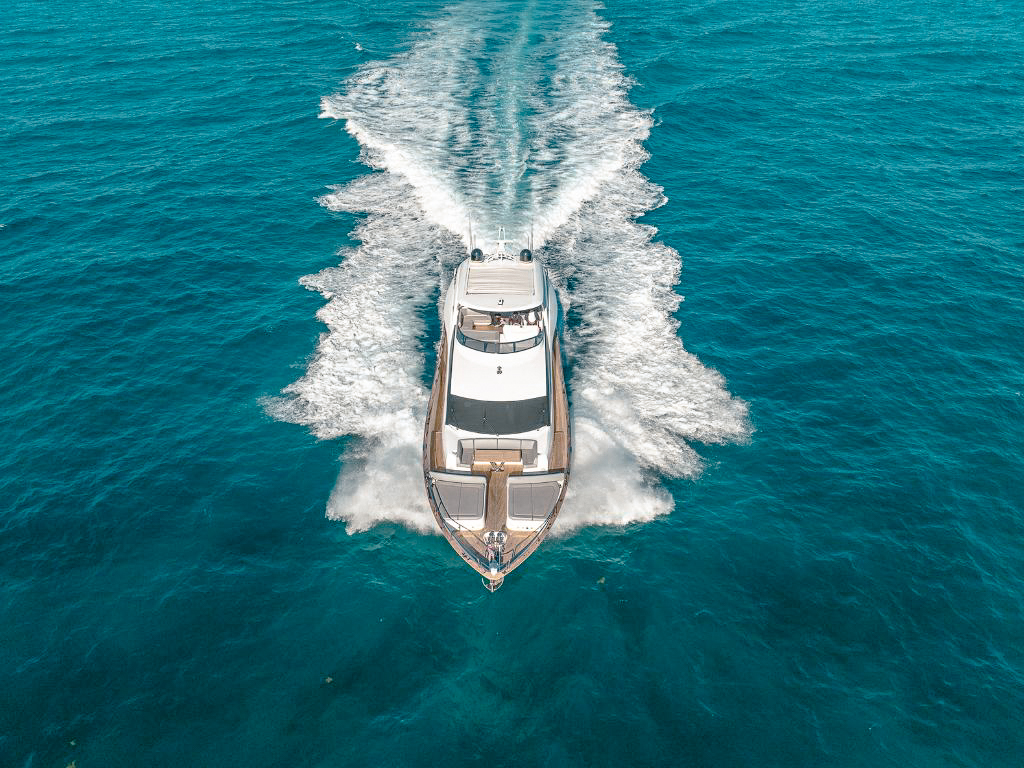 92 Sunseeker yacht with Miami skyline