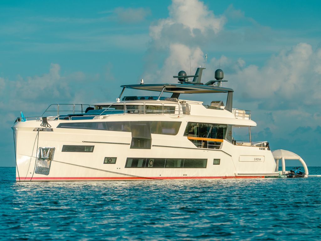 Luxurious brand new 88ft Sirena yacht available for charter in Miami waters