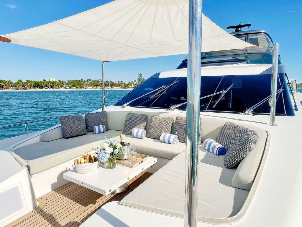 Deck area of 88 San Lorenzo II showing comfortable seating