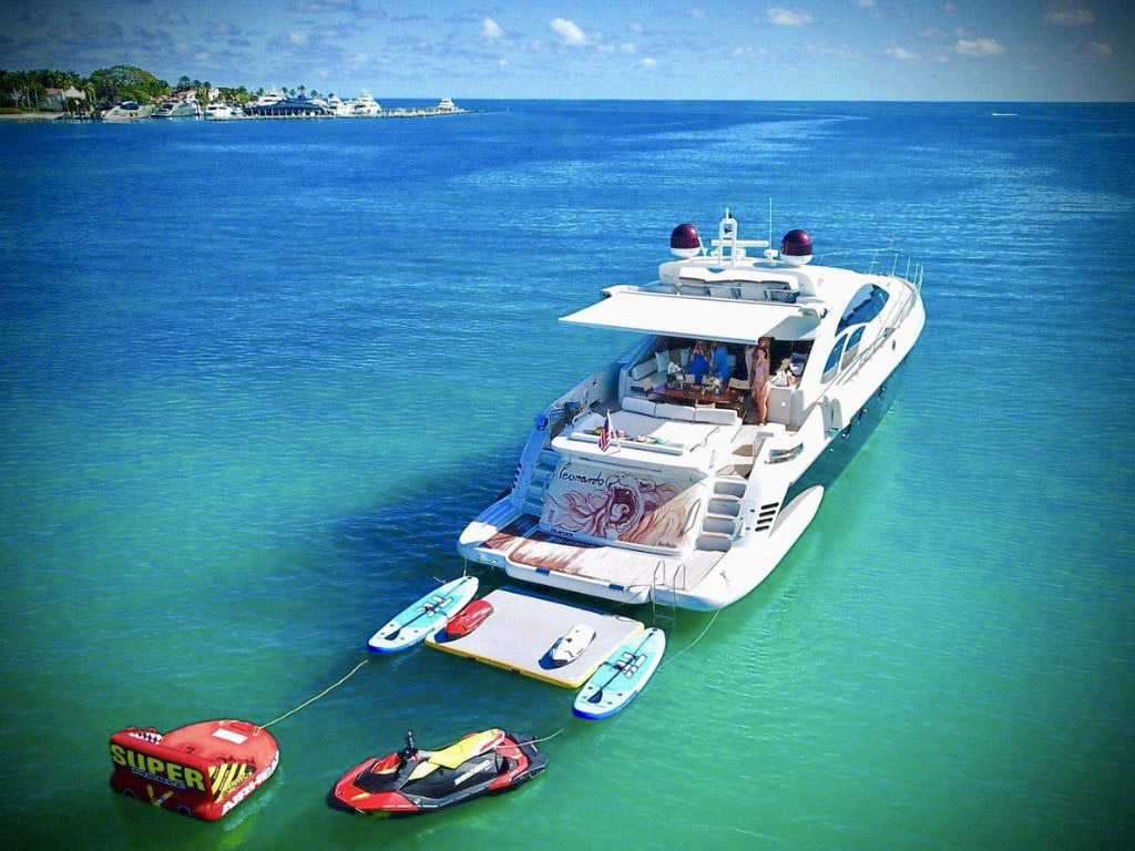 Exterior view of the 86 Azimut yacht in Miami