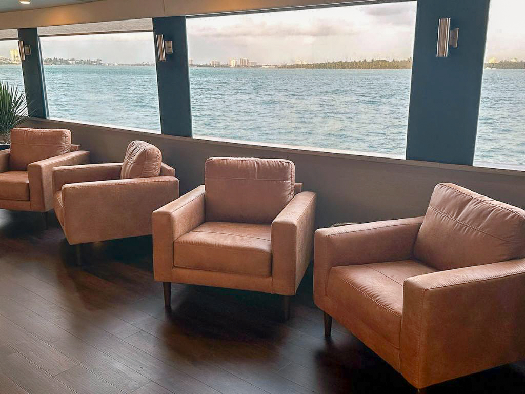 Guests enjoying the spacious deck of the 100 Starship Miami