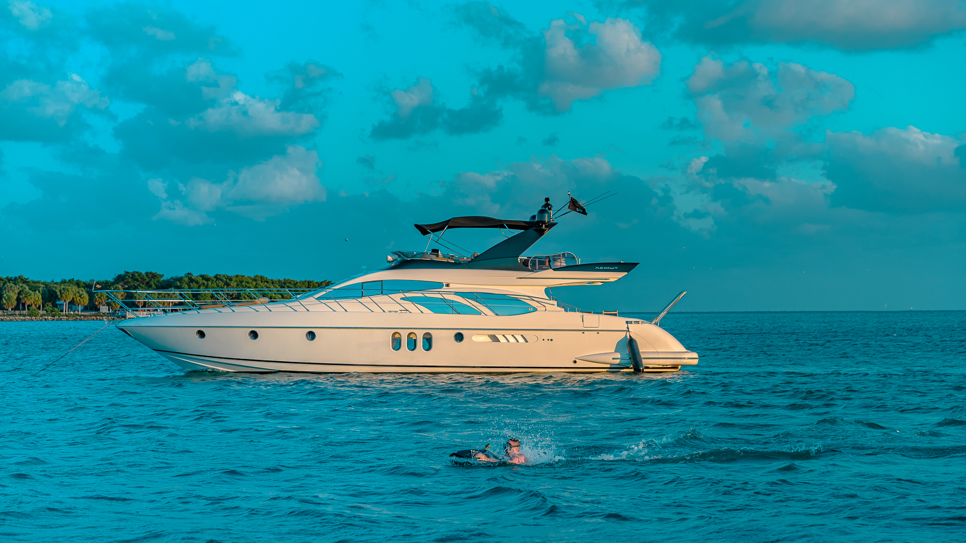 Exterior view of the 62 Azimut yacht