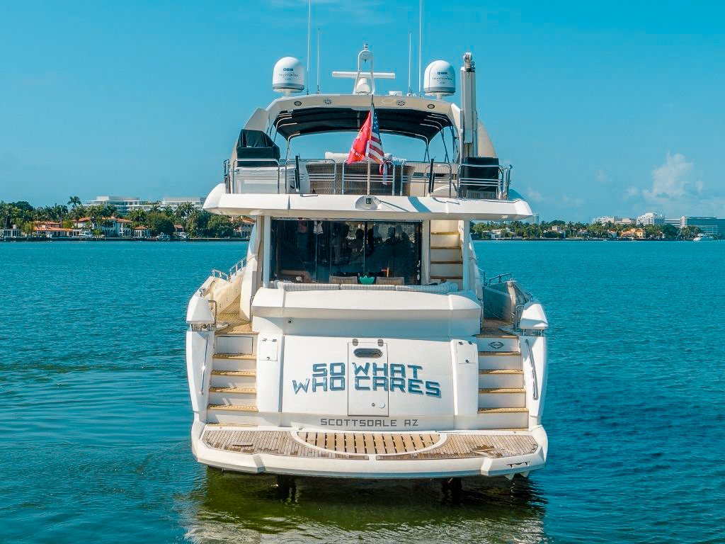 94 Sunseeker yacht interior lounge area
