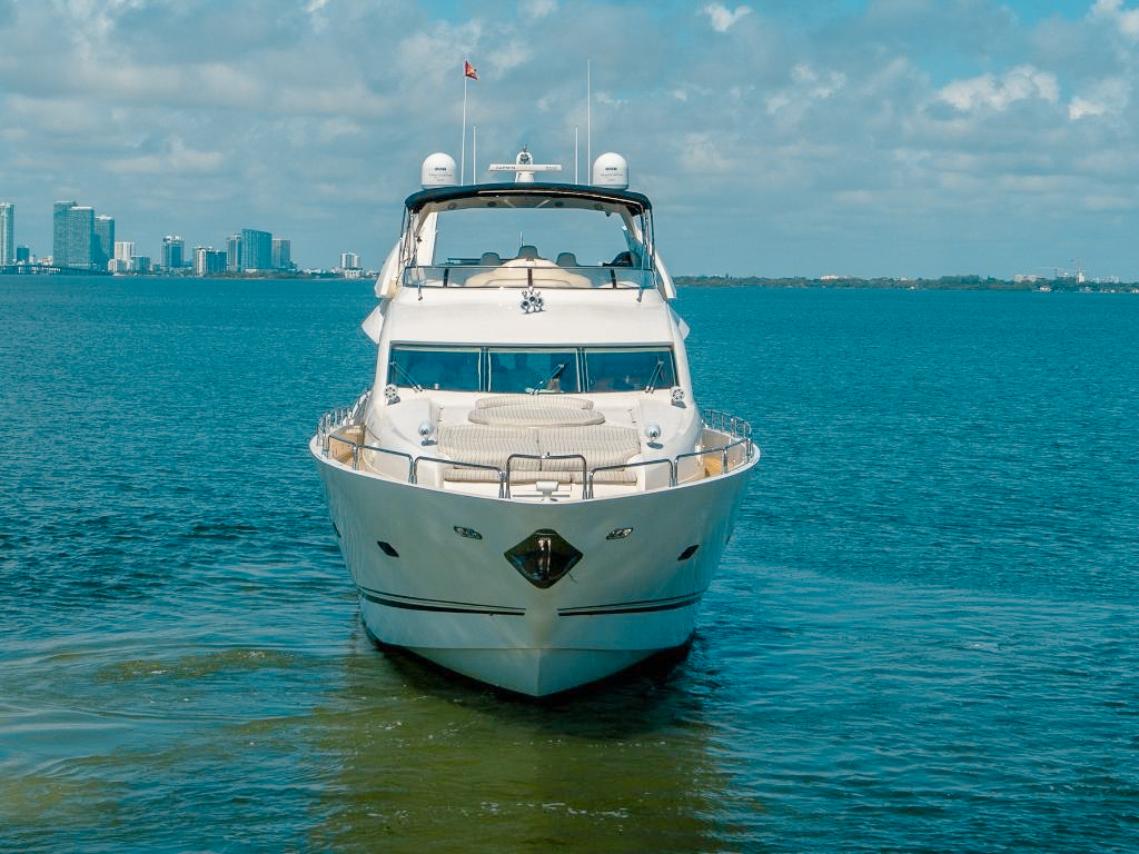 94 Sunseeker yacht stern with swimming platform