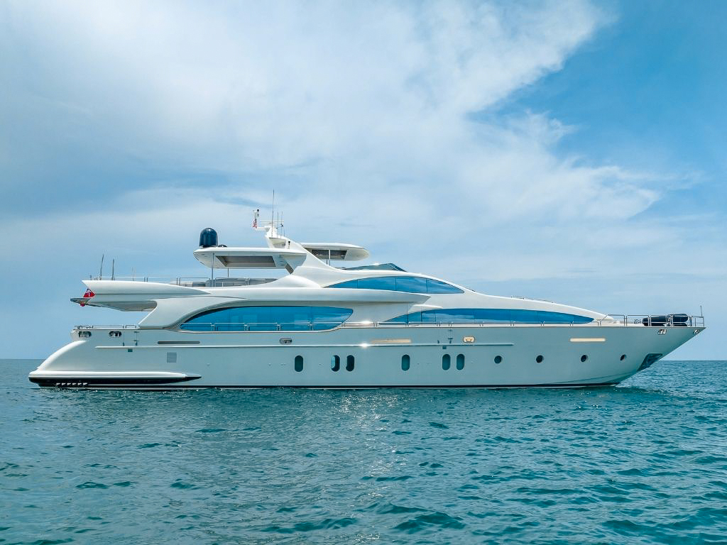 116 Azimut Yacht deck with guests relaxing